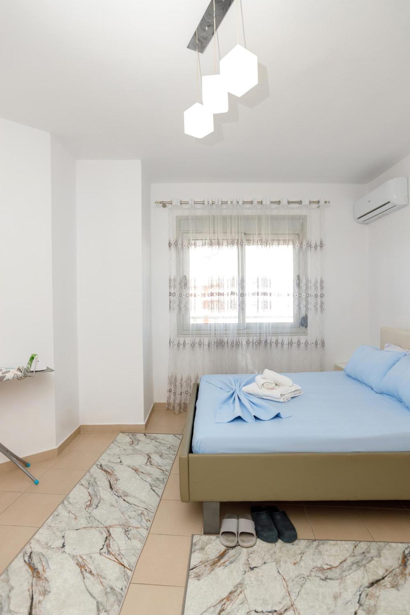 Gus Apartament Vlorë Buitenkant foto