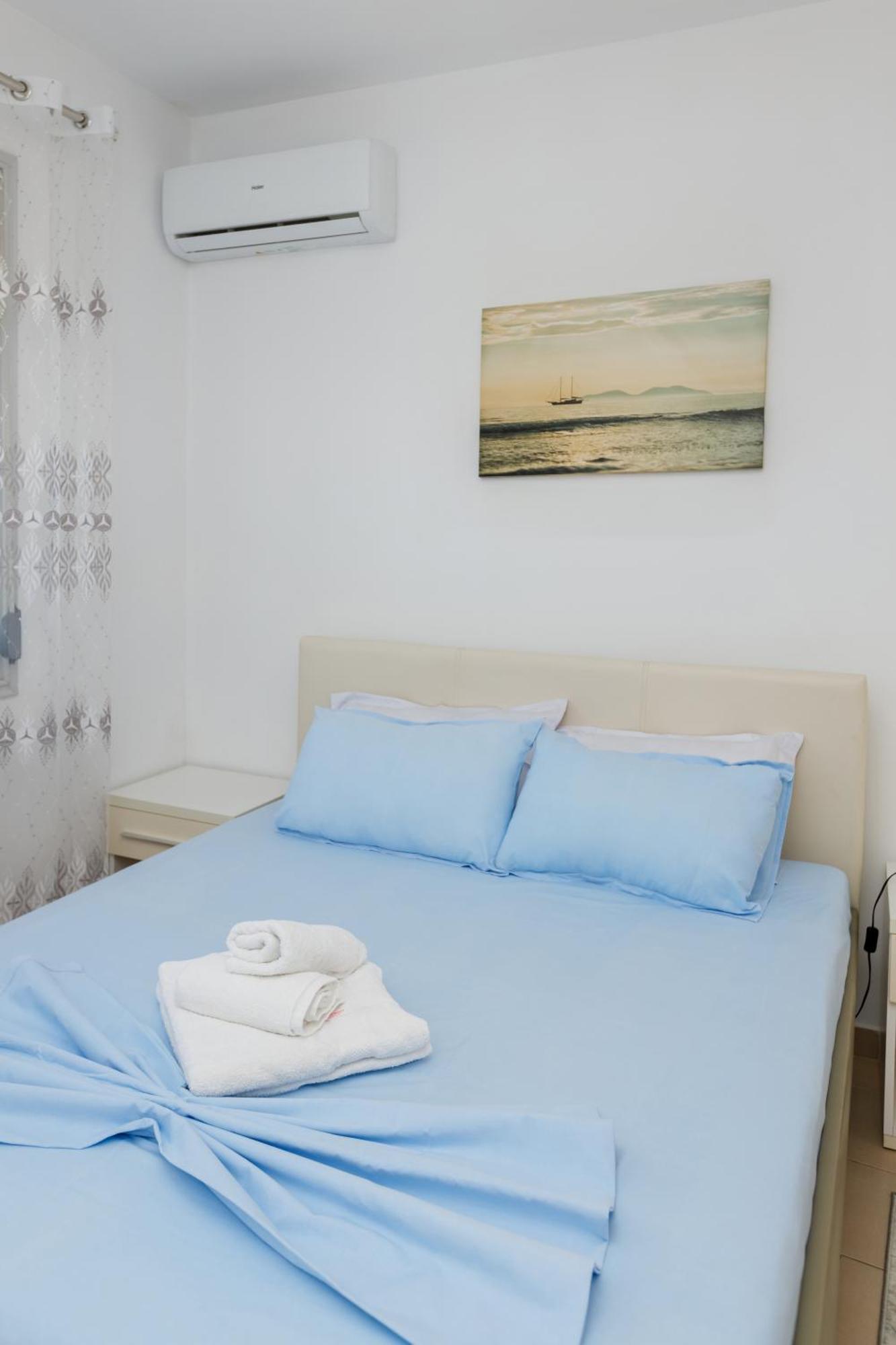 Gus Apartament Vlorë Buitenkant foto