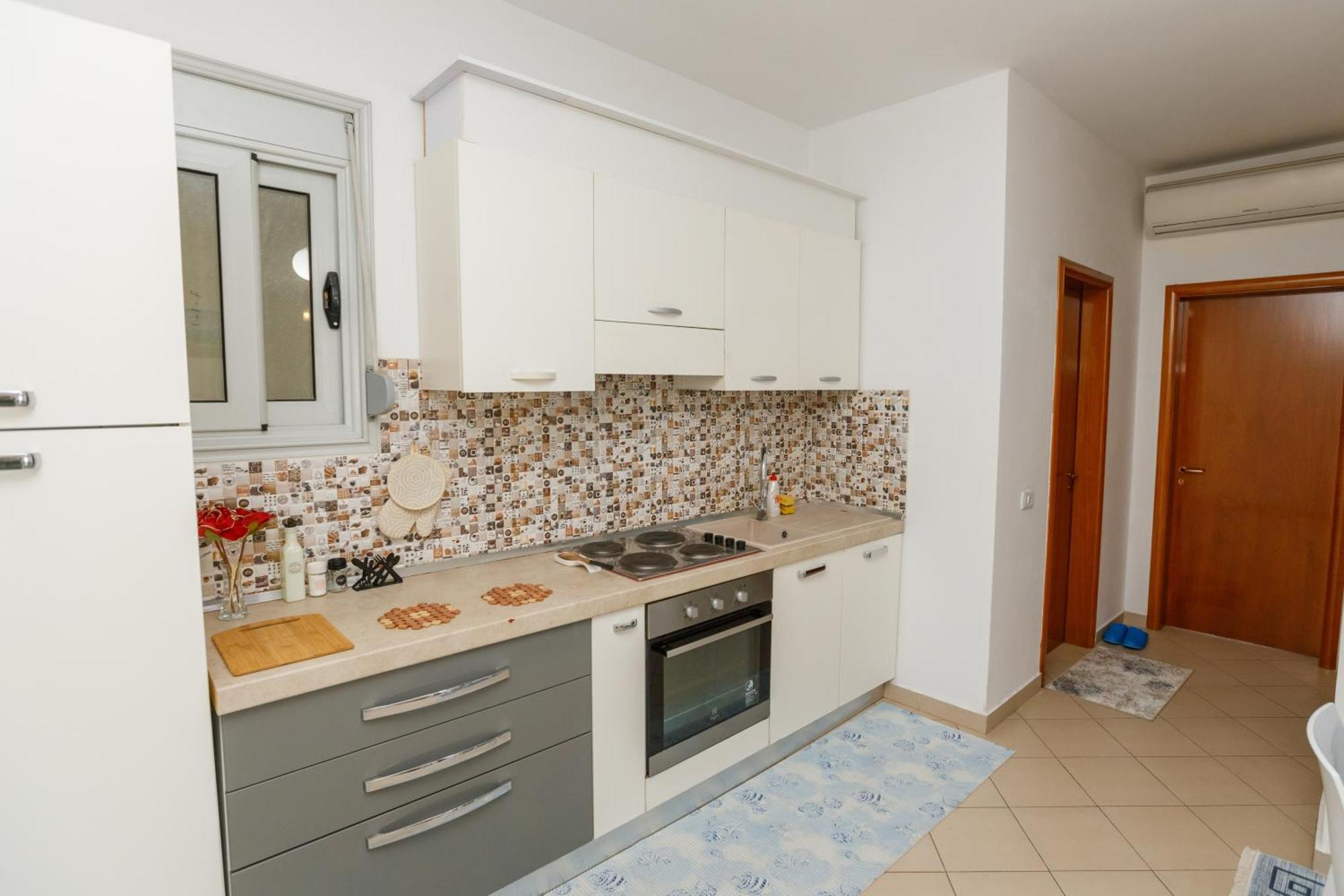 Gus Apartament Vlorë Buitenkant foto