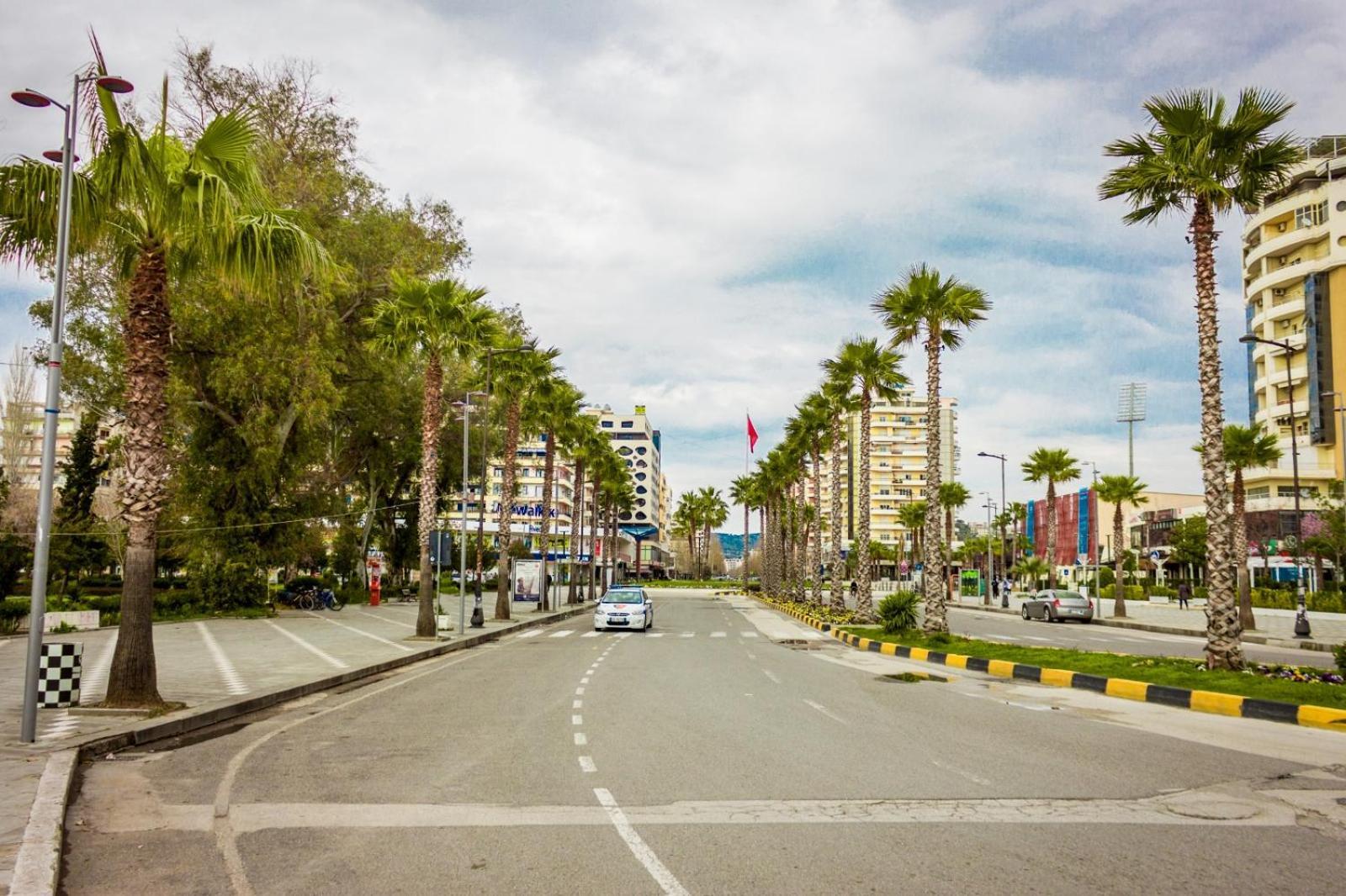 Gus Apartament Vlorë Buitenkant foto