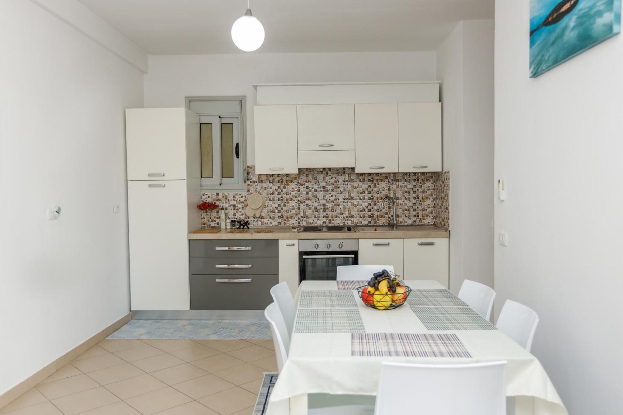 Gus Apartament Vlorë Buitenkant foto