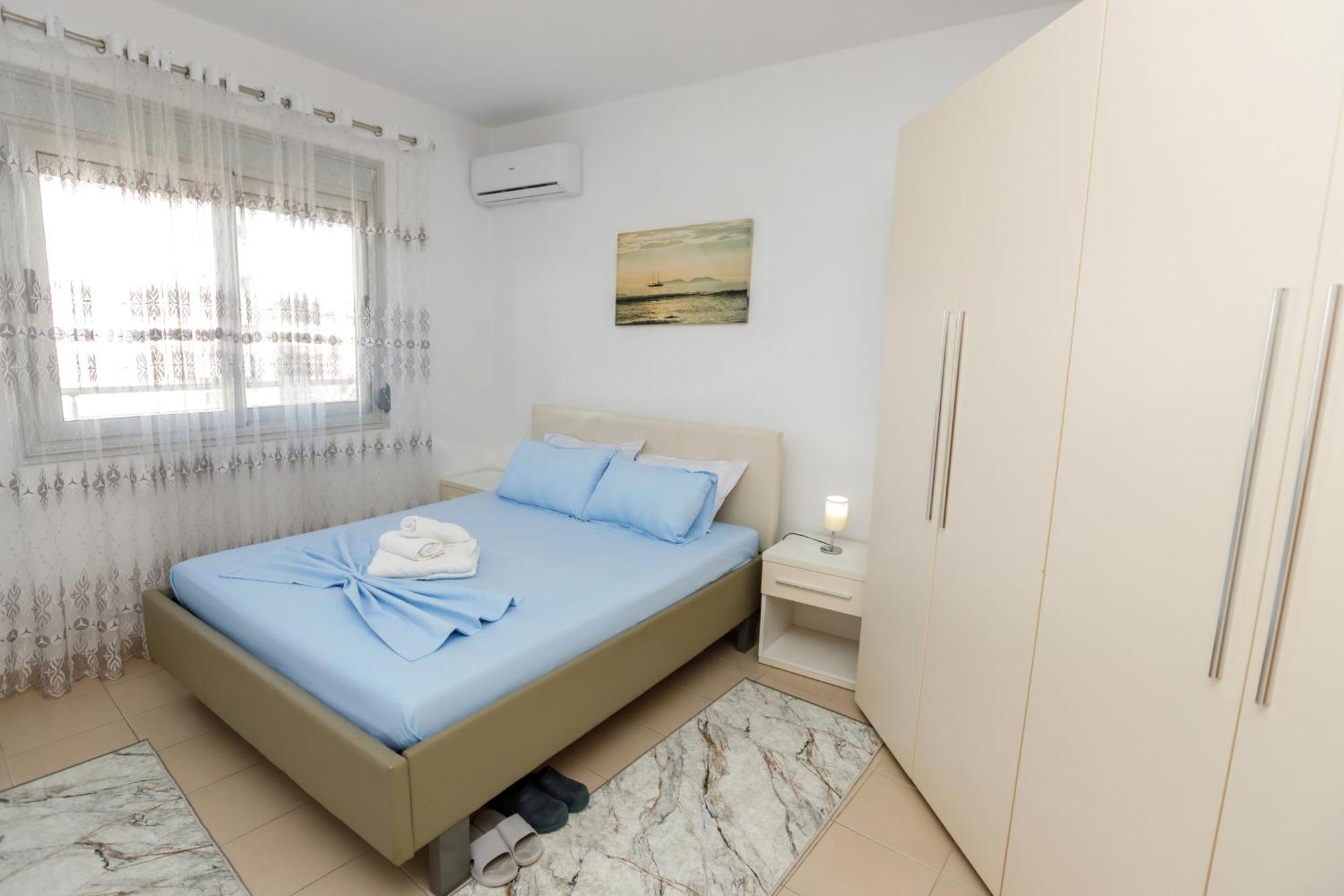 Gus Apartament Vlorë Buitenkant foto
