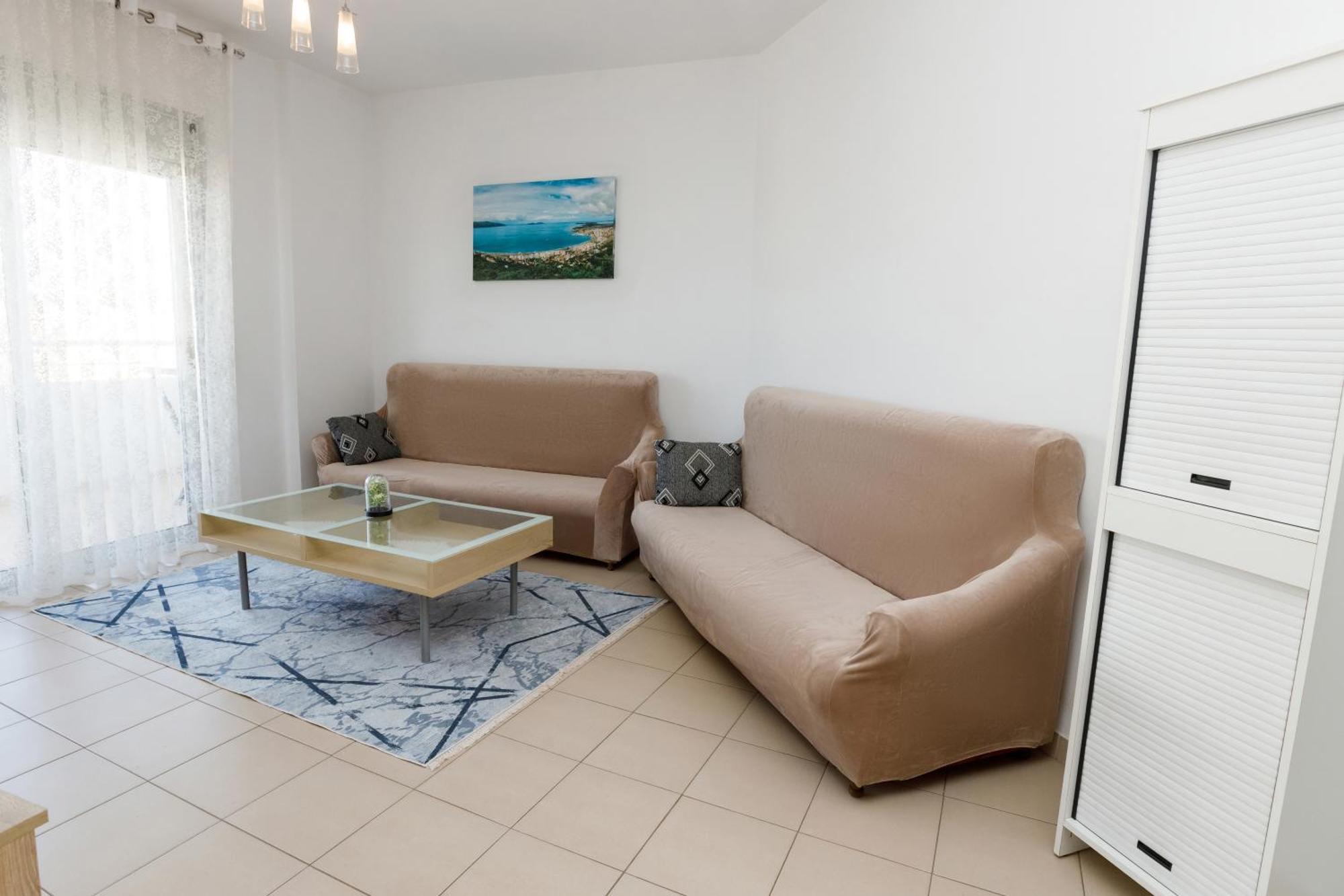 Gus Apartament Vlorë Buitenkant foto
